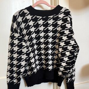 Stylish Black and White Houndstooth Sweater